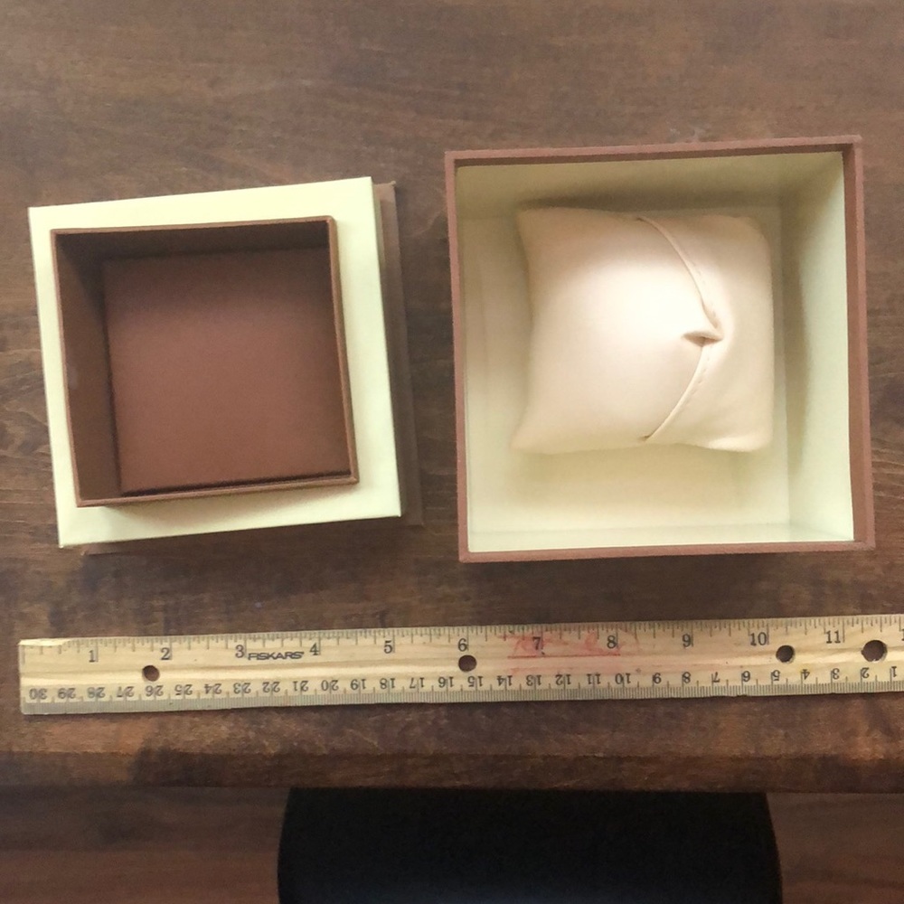 Gift box - Picture 3 of 3
